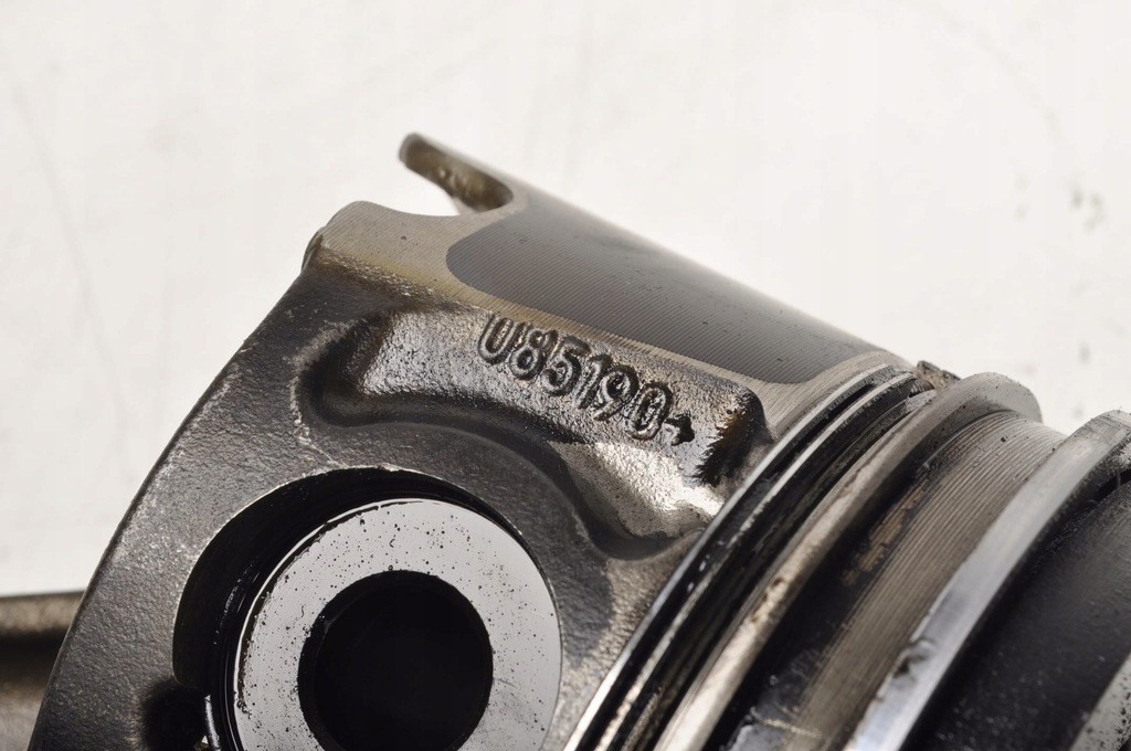 VOLVO S40 V50 2.0 D 136CP PISTON CU BIELLA 085190 Product image