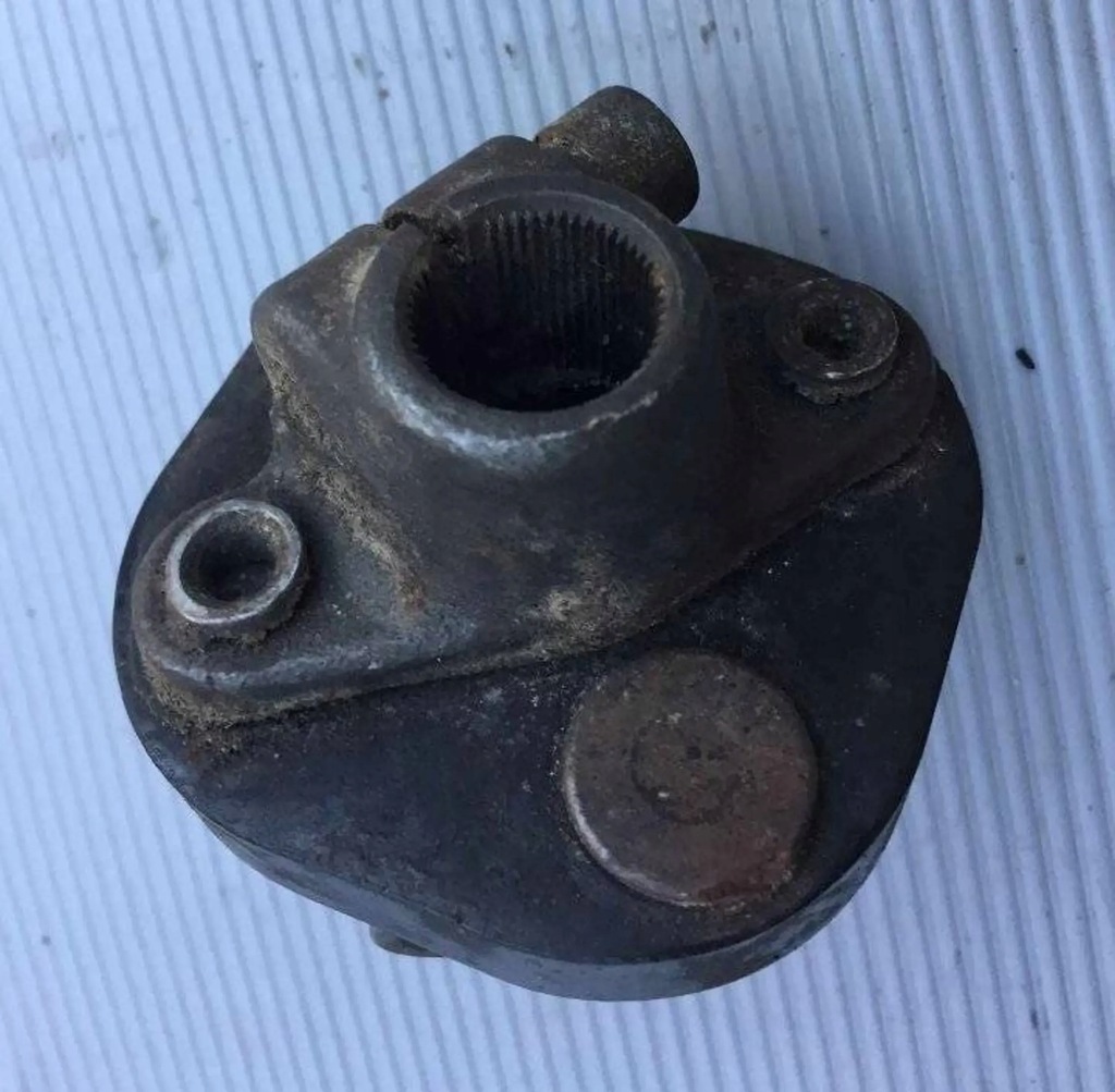 Mercedes-Benz W123 Conector articulație coloană de direcție Product image