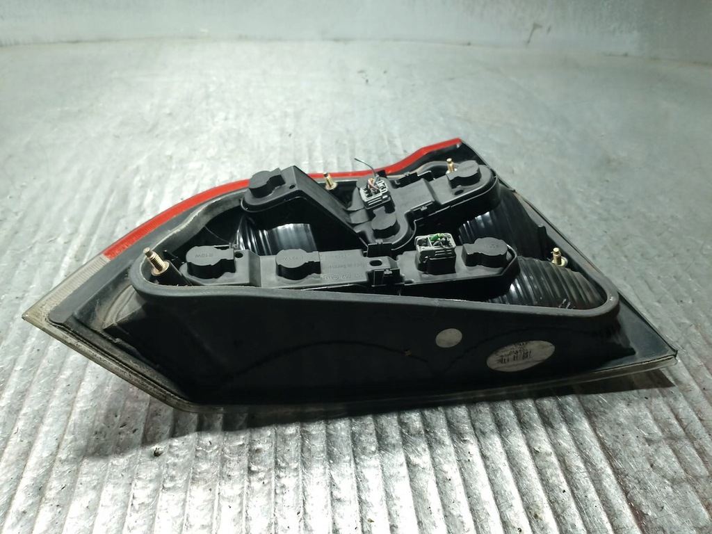 LAMPĂ SPATE DREAPTA VOLVO S60 ( 00-10 ) 8664080 8664082 153838 SEDAN Product image