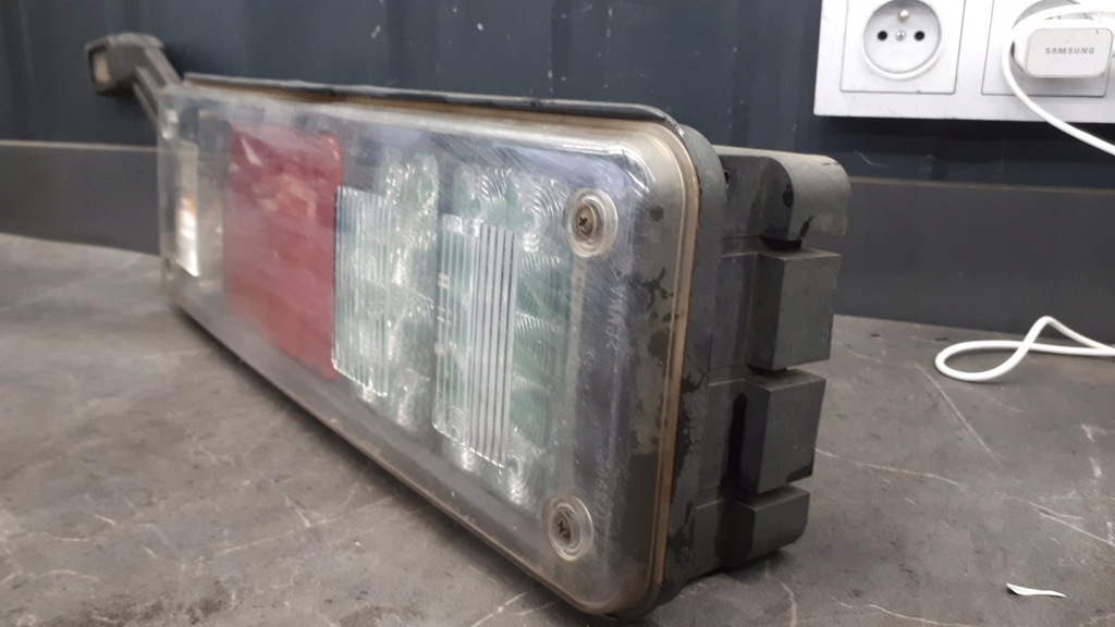 Lampa stângă Krone Kogel Wielton Hella cu conturul PR Product image