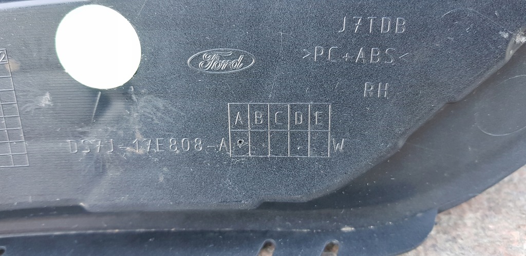 FORD MONDEO MK5 ST LINE CAPAC BARĂ SPATE L R Product image