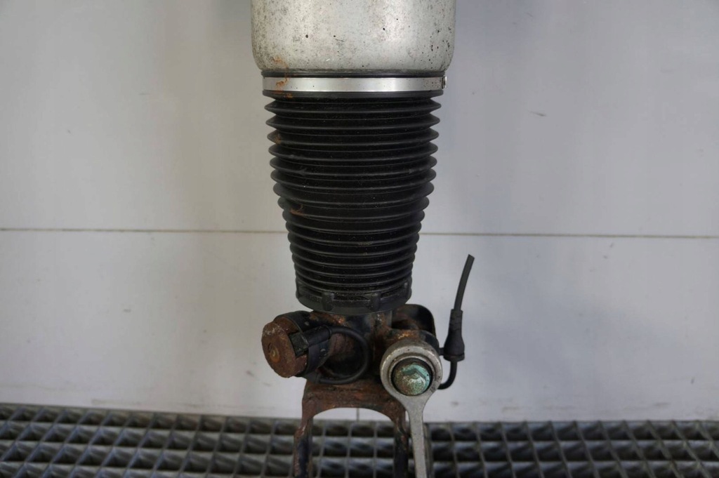 Stânga față Audi Q7 4L 3.0 TDI Absorber Product image