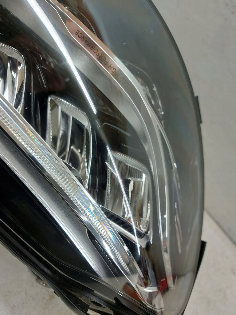Mercedes-Benz C Clasa 205 W205 Ridicați Fața frontală din fața dreaptă a lămpii din față Product image