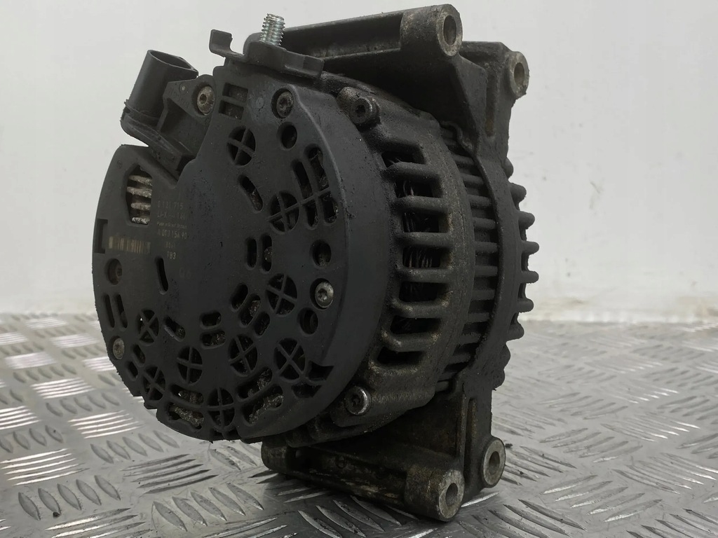 Mercedes-Benz W204 W211 2.2 CDI OM 646 ALTERNATOR A0131549002 Product image