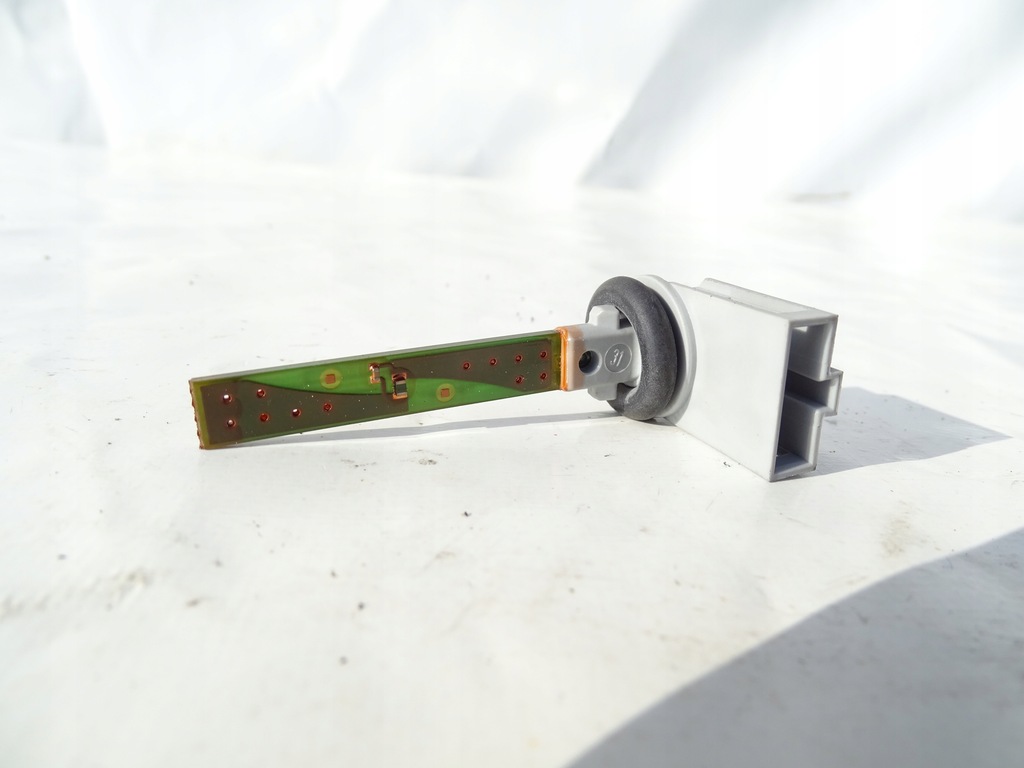 SENSOR DE TEMPERATURA 4B0820539 VW SCIROCCO 3 III 137 AUDI SKODA SEAT Product image