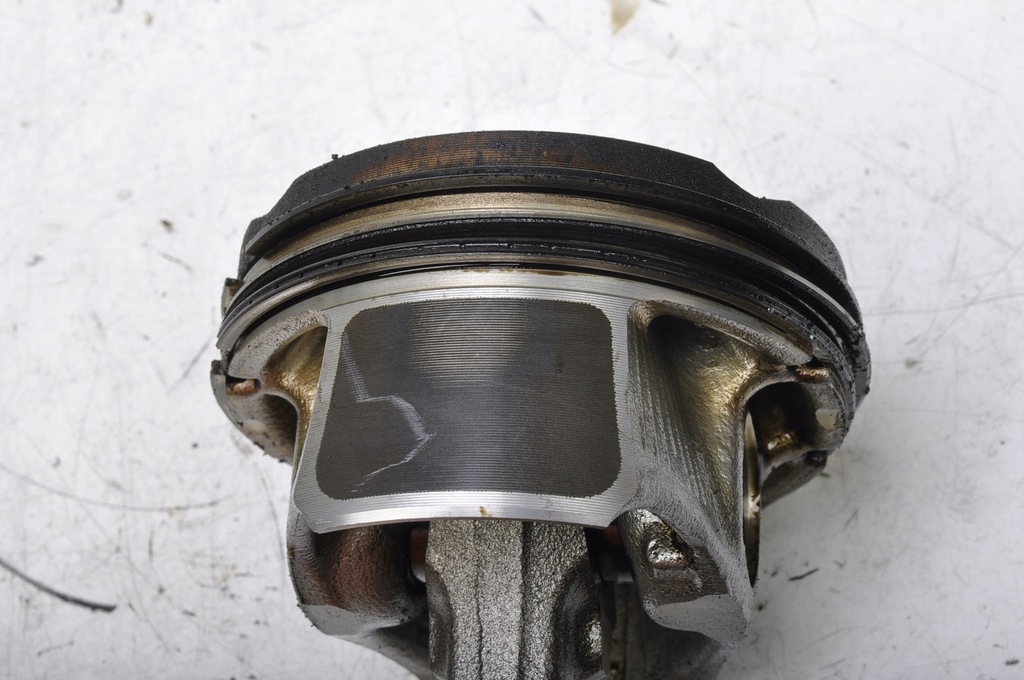 PEUGEOT 2008 II PISTON CU BIELLA 980726038001 Product image