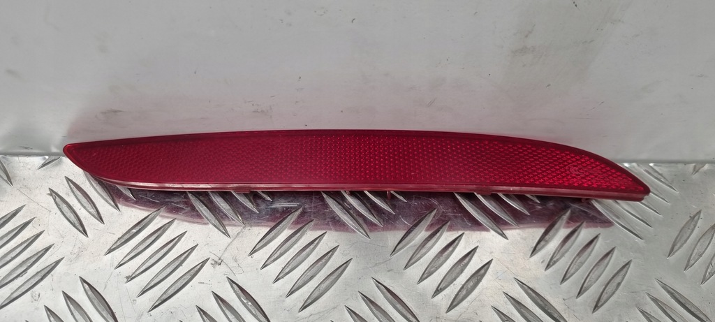 BMW F20 F21 BARA REFLECTOR DREAPTA SPATE 7363788 Product image