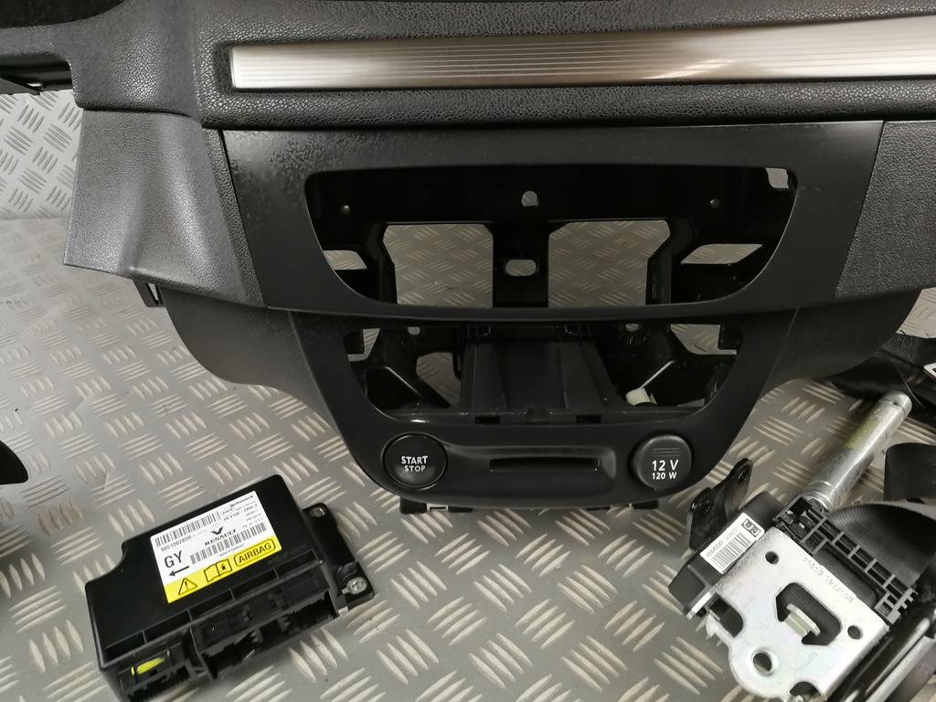 planşa de bord airbag-uri cockpit centuri de siguranţă RENAULT MEGANE III 3 08- EURO Product image