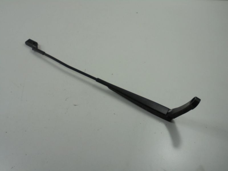 PASSAT B6 BRAȚ STERGATOR FATA DREAPTA 3C1955410B Product image