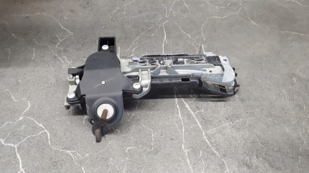8p1837885a Fixarea mânerului stâng față audi A4 B6 Product image