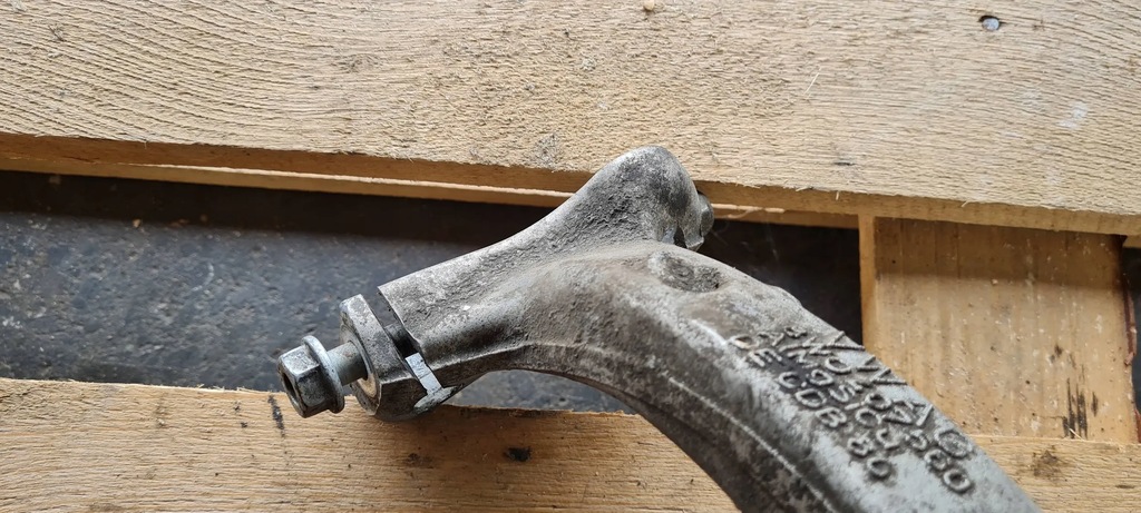 A5 8W articulație DREAPTA FAȚĂ DREAPTA 8W0407254F A4 B9 8W Product image