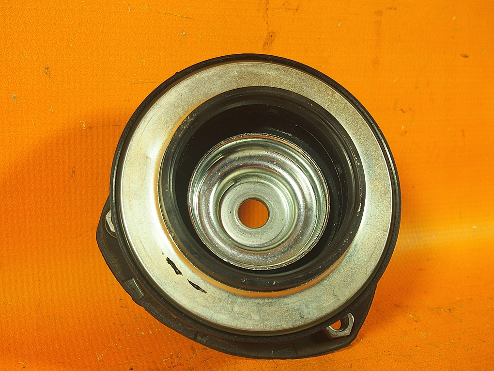 Rulment pentru suport amortizor Audi Q3 83A SB 18KM 5q0412331e / 5q0412249f Product image