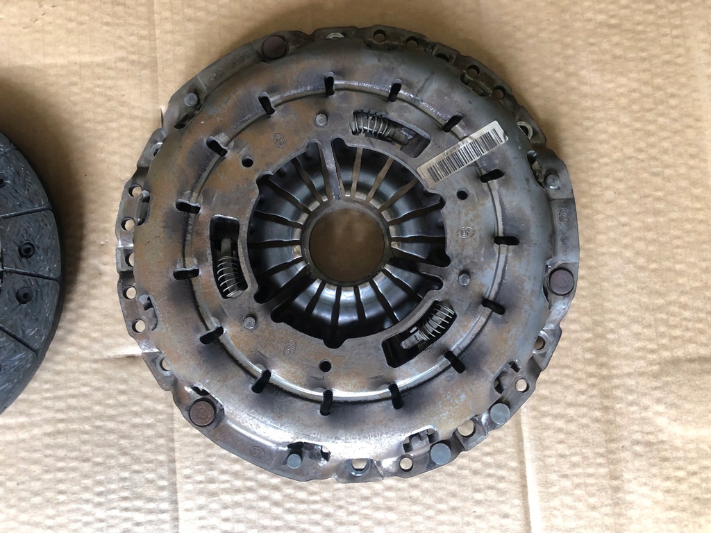 BMW 1 F20 F21 2.0d 143 cai 2013 - ambreiaj complet 7614326, 7638349 Product image