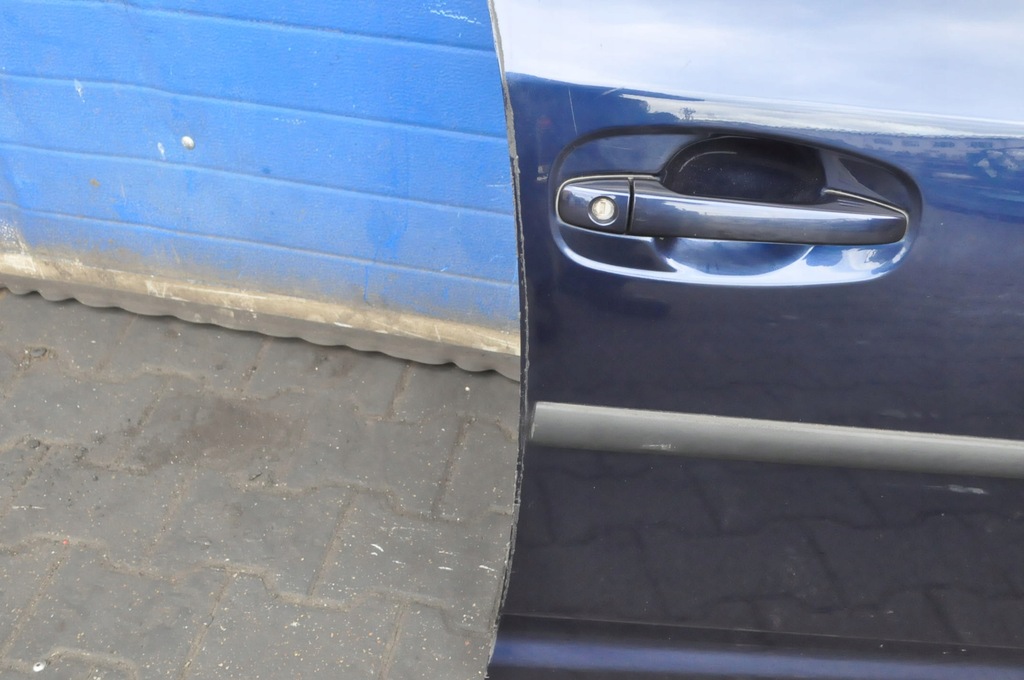 TOYOTA AVENSIS T27 UȘĂ FAȚĂ DREAPTA Product image