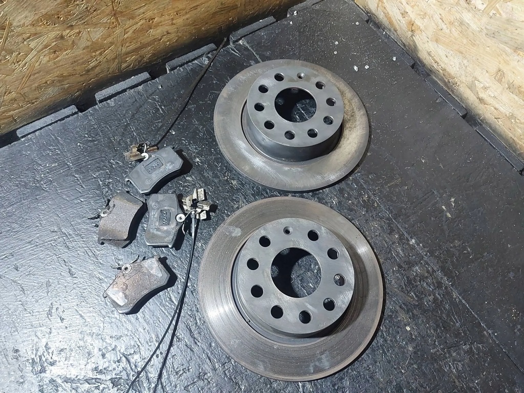 Discuri spate, placute, TRW Volkswagen Golf V VI VII Caddy Audi A3 8P DF4276 Product image