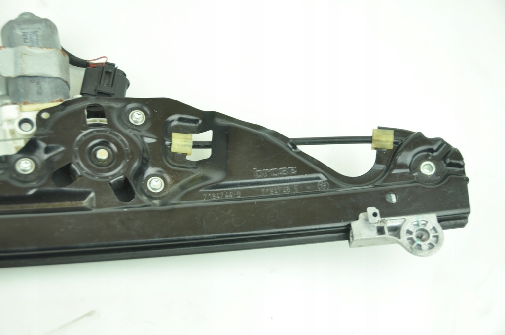 BMW E60 E61 GEAM DREAPTA 7184746 Product image