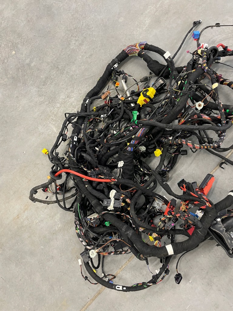 INSTALARE CABLAGE COMPARTIMENT MOTOR SI INTERIOR Q5 80A LIFT 2.0 TDI Product image