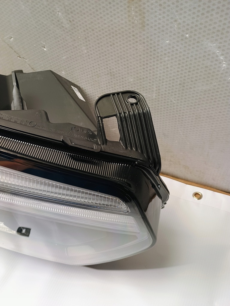 Renault Master IV 4 Lampa obișnuită + LED 19-2601055567 NOU ORIGINAL Product image