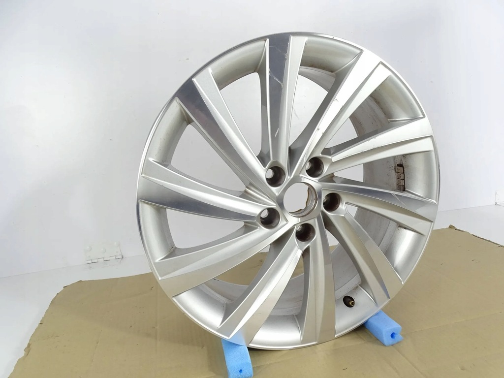 JANTE SKODA VW 7.5J x 18 H2 ET 48 OE 5E3601025H Product image