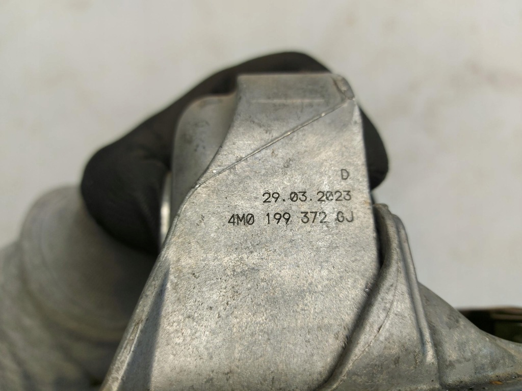 Audi A7 4K8 45 TFSI SUPORT MOTOR DREAPTA 4M0199372GJ Product image