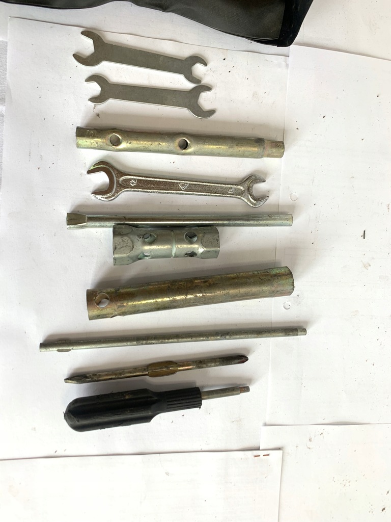unelte cu chei metalice Product image