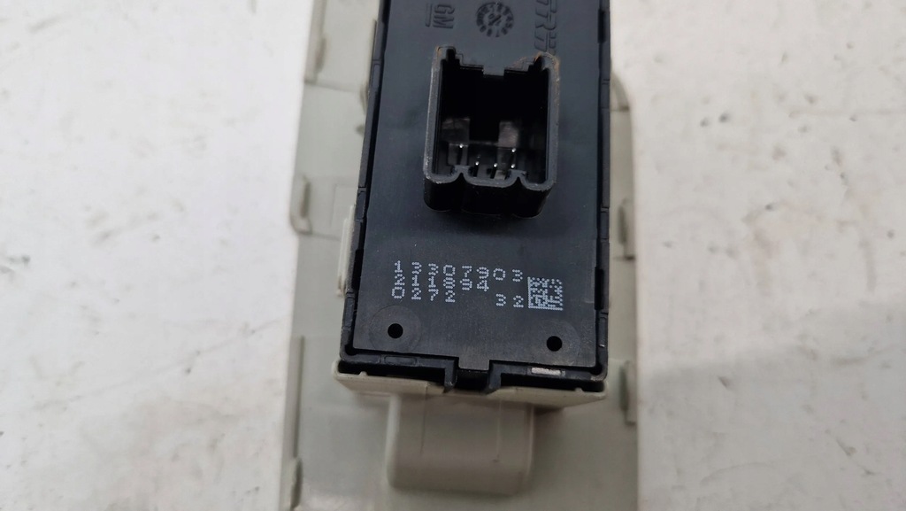 COMUTATOR GEAM Saab 9-5 95 NG 13307903 Product image