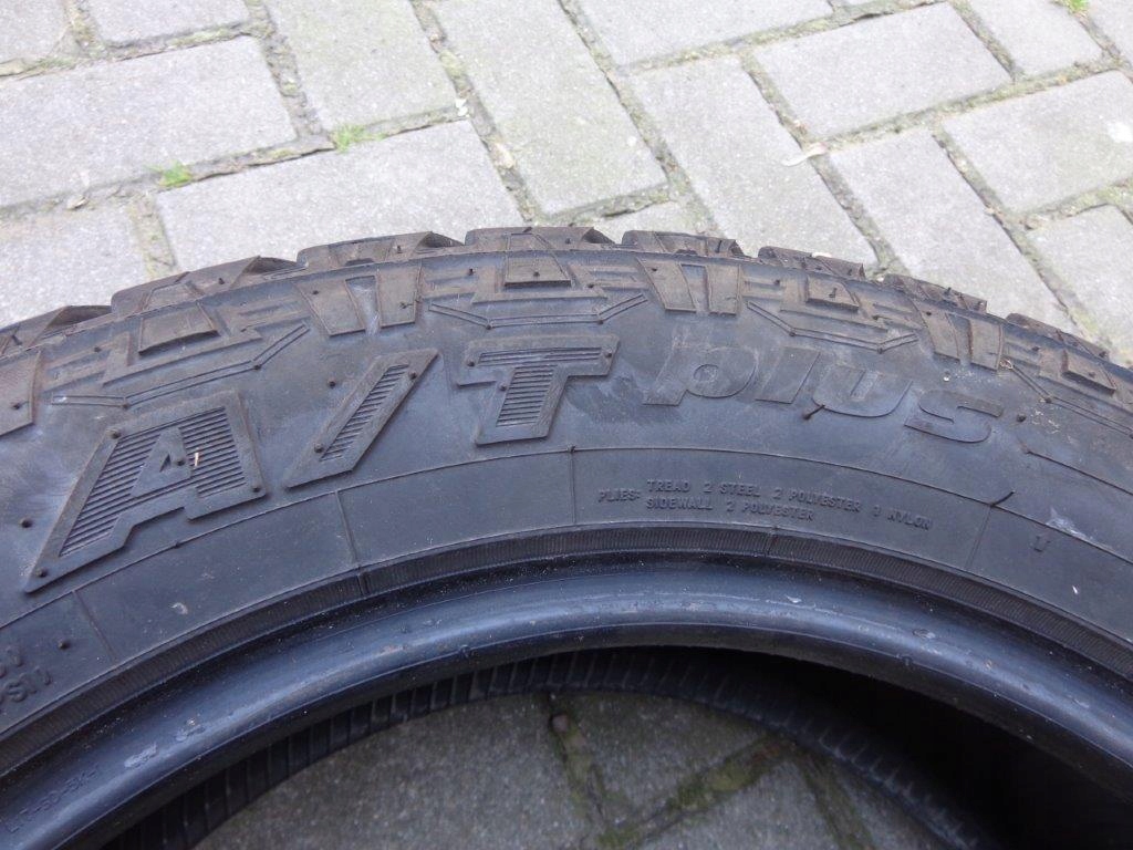 Set anvelope Toyo Open Country 215/60 R 17 Product image