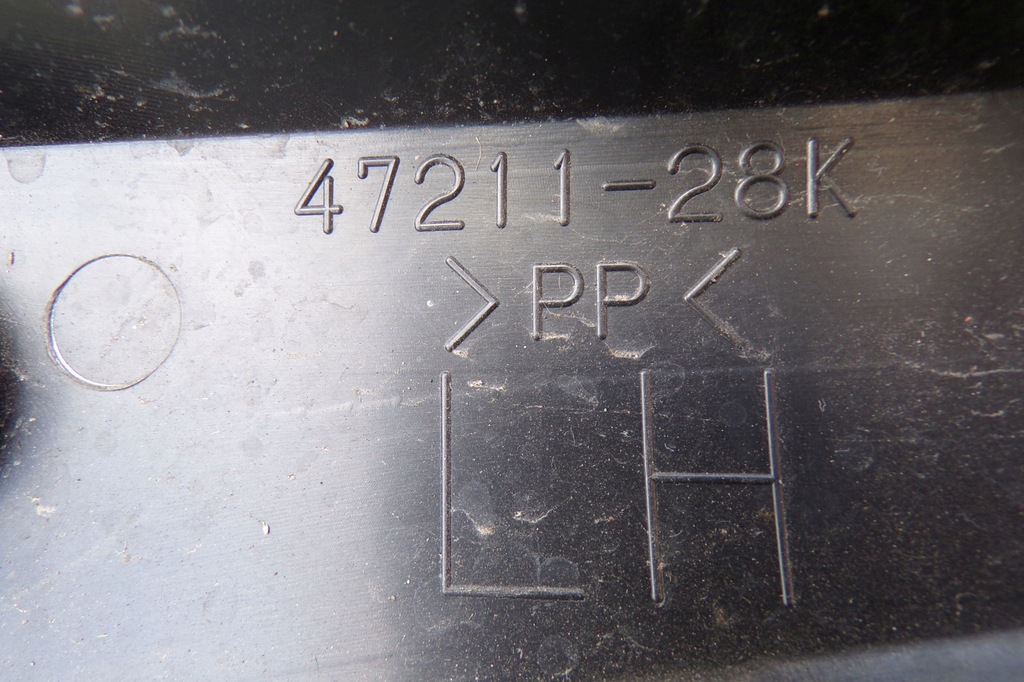 UMPLUERE CARENAJ 47211-28K SUZUKI DL 650 V-STROM Product image