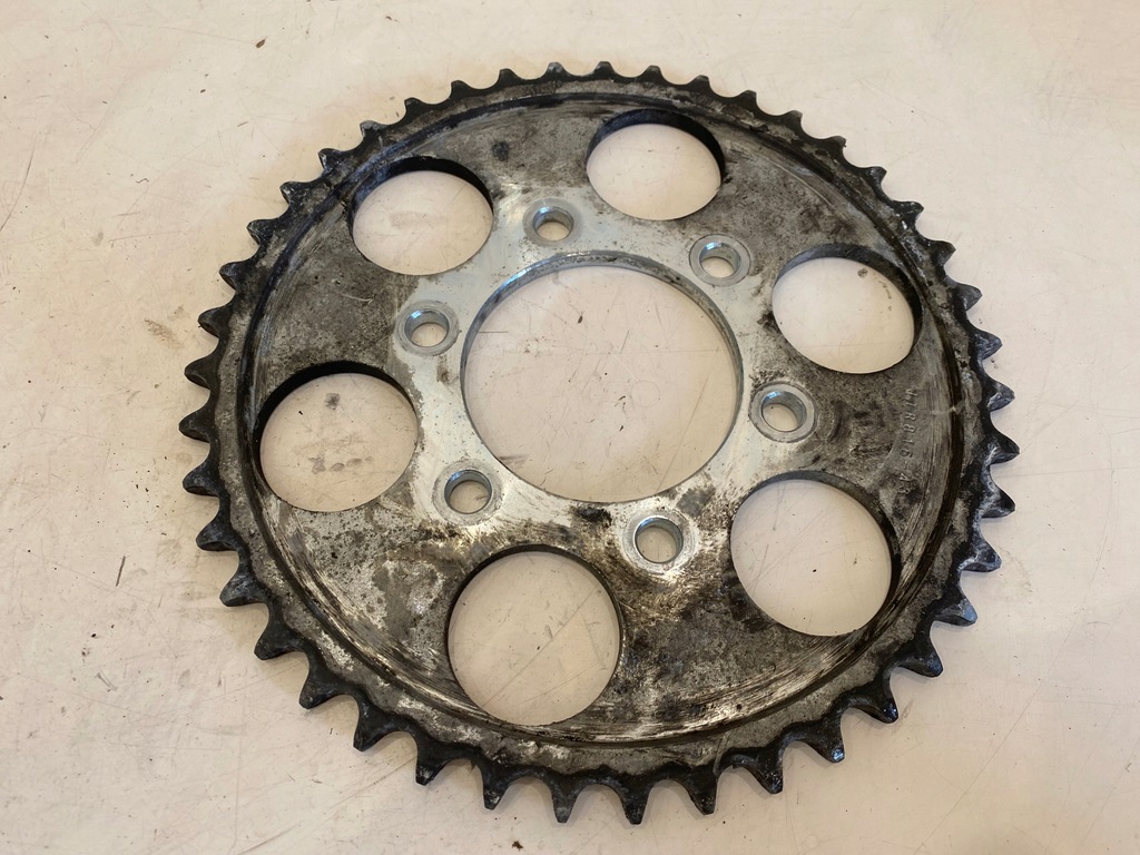 SUZUKI RF 900 R 94-99 900R PIIGNON DE ACTIONARE SPATE PINION DE IESIREA SPATE Product image