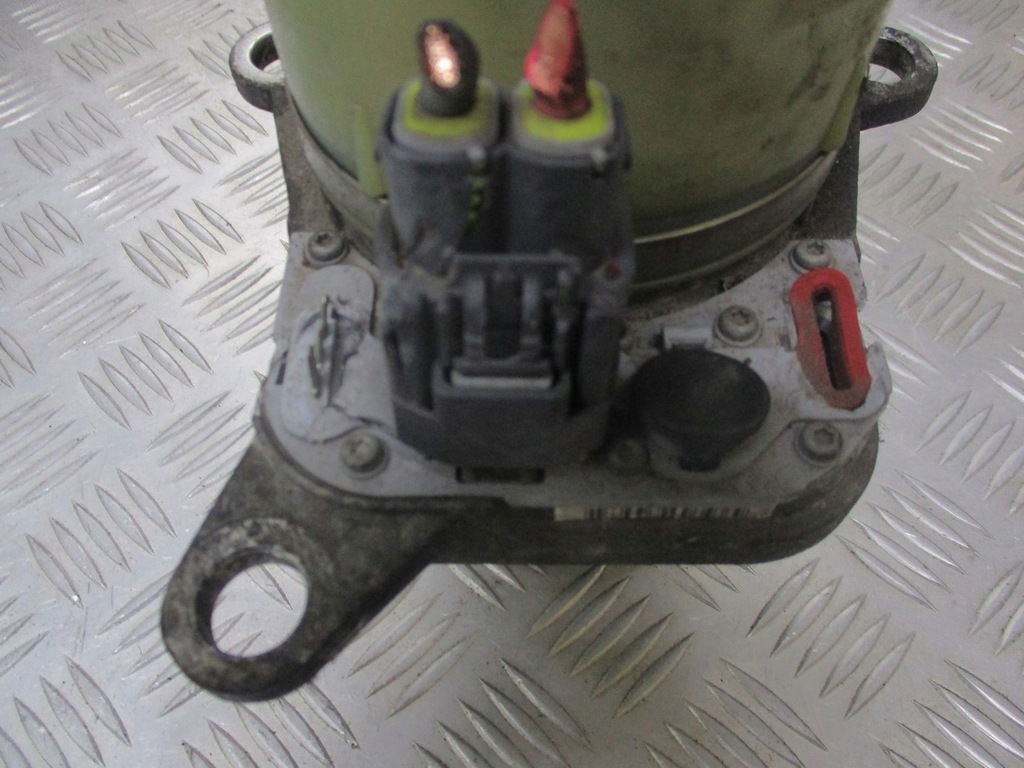 PUTERE POMPĂ FORD FOCUS MK2 1.8 16V 4M513K514CA Product image