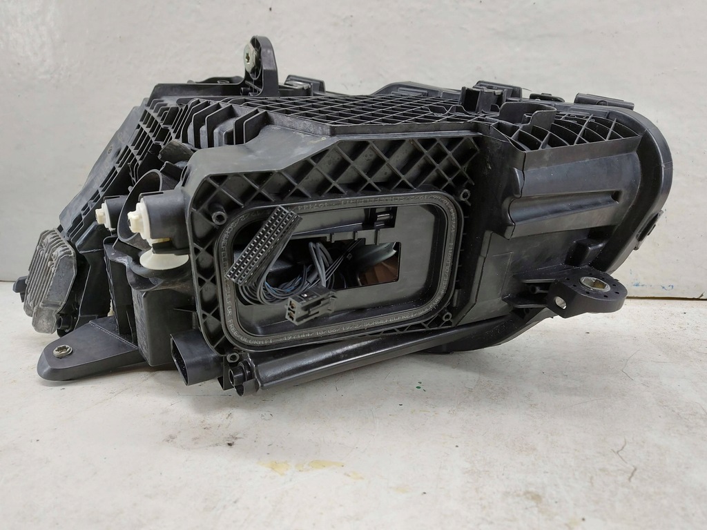 Mercedes-Benz C Clasa 205 W205 Ridicați Fața frontală din fața dreaptă a lămpii din față Product image