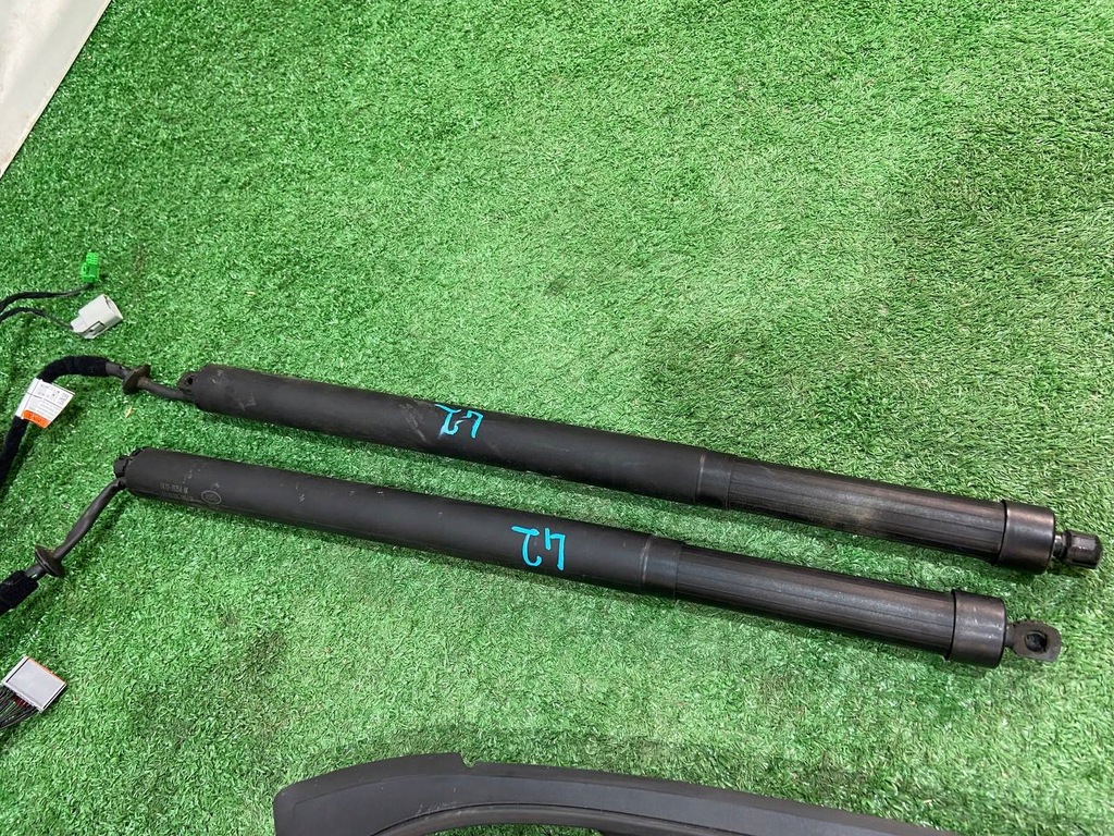 SET DE AMORTIZATE SPATE CU CABLARE LAND ROVER L550 FK72-70354-AJ Product image