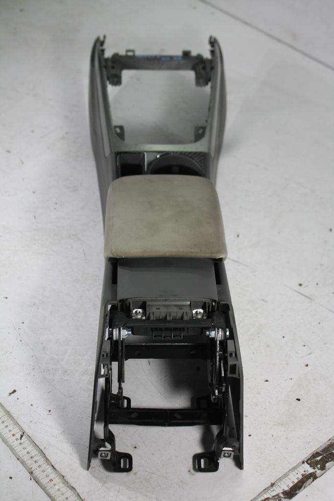 COTIA CENTRAL TUNEL AUDI A4 B8 07-15 EU Product image