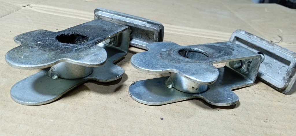 SUZUKI GSF 600 1200 BANDIT TENSIONATOR LANȚ ROATA SPATE Product image