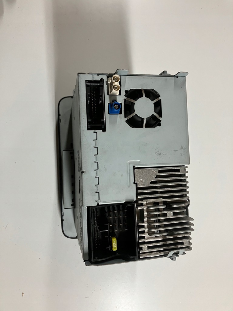 Radio Navi navigatie Columbus Skoda Octavia 2 II Lift 3T0035680 Product image