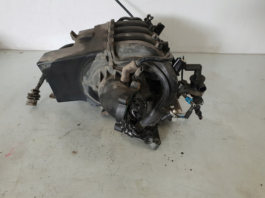 OPEL ASTRA H III 08r 1.6 Z16XER COLECTOR ADMISIUNE Product image
