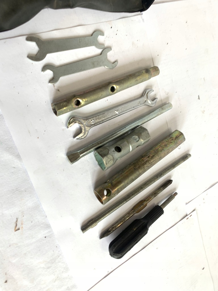 unelte cu chei metalice Product image