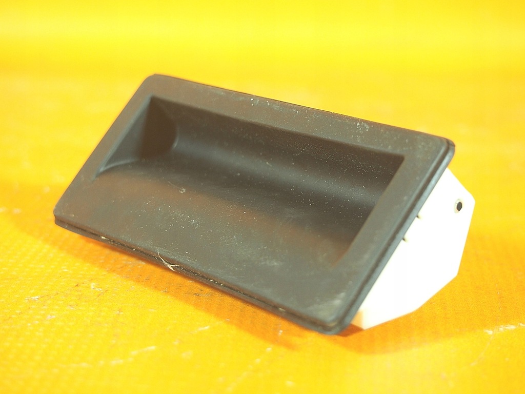 Mâner capac portbagaj Audi A5 8T 16KM 5n0827566t Product image