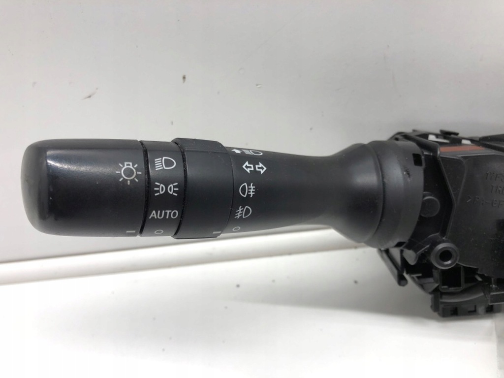 COMBUTATOR COMBINAT TOYOTA AVENSIS T27 173832 09-18 COMUTATOR Product image