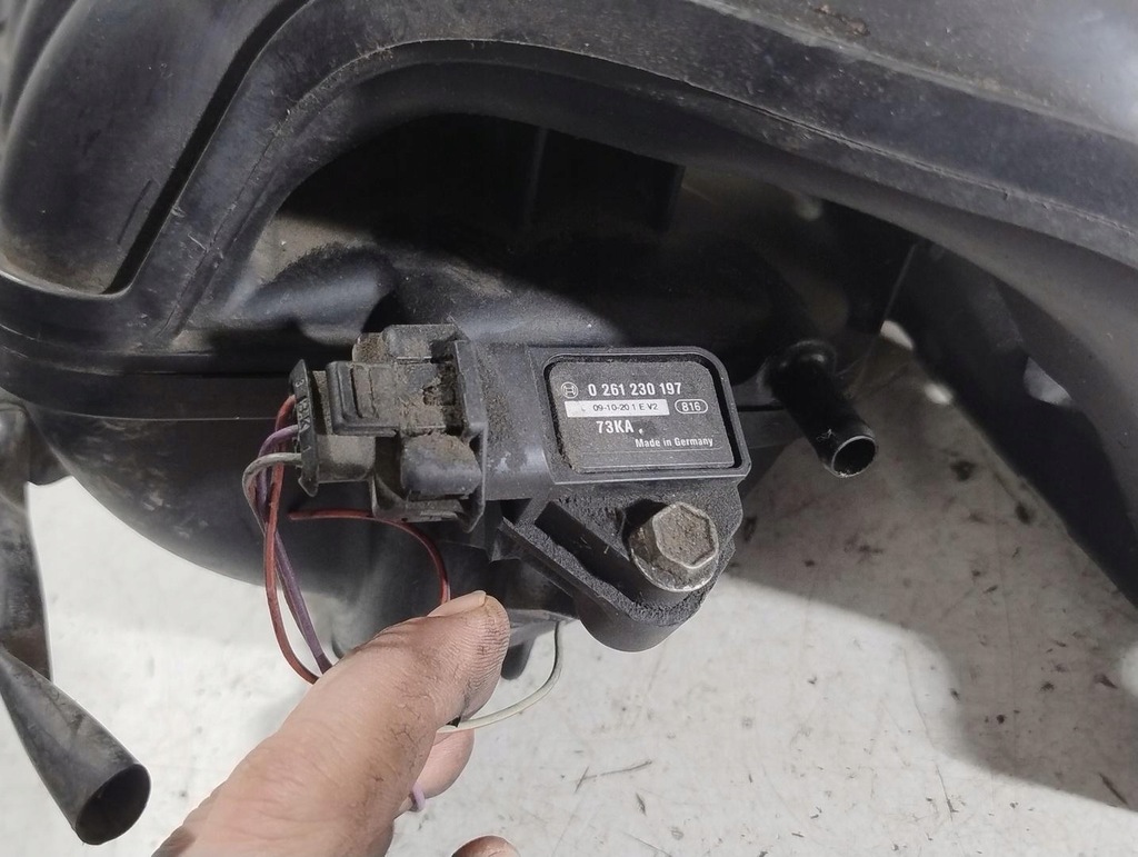 SENSOR COLECTOR INDUCTIE OPEL AGILA B 1.2 0261230197 Product image