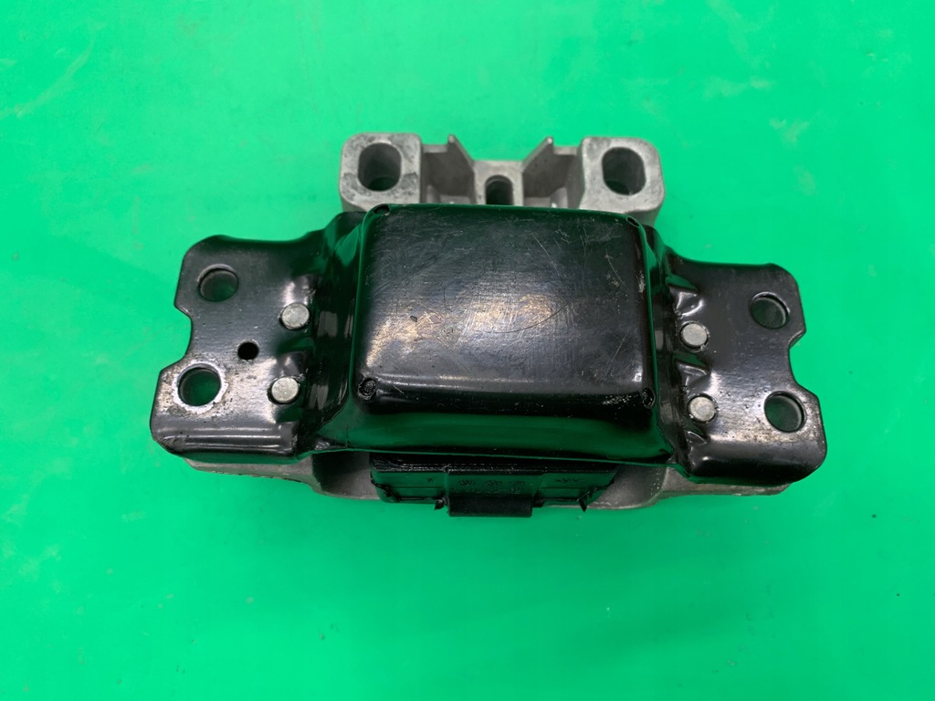 SUPPORT MOTOR CUTIE STANGA SKODA OCTAVIA II 2 1.9 TDI 04- Product image