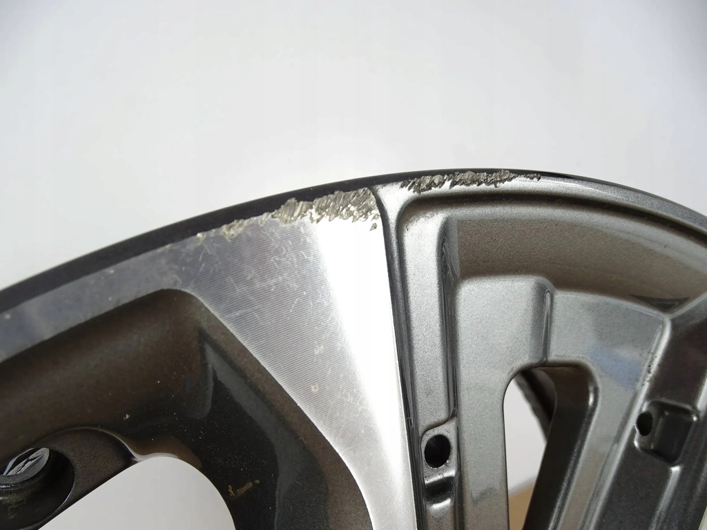 JANTE KIA 7J x 17 ET50 52910-J2000 5X114.3 Product image