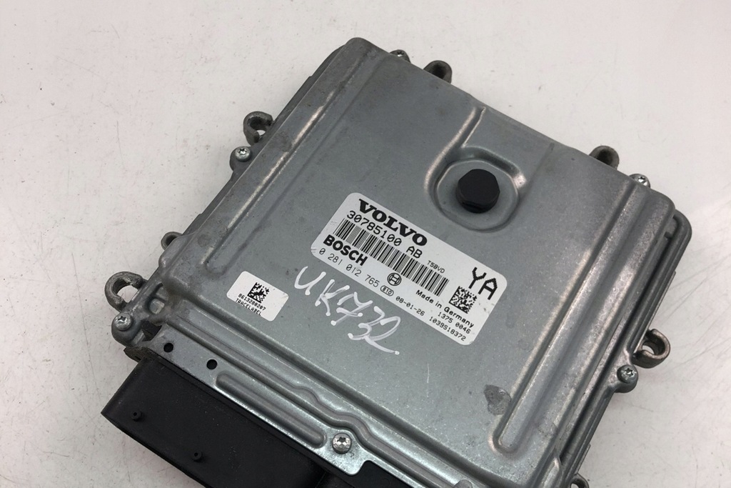ECU Volvo V70 III (BW) 30785100 AB 2009 Unitatea de control a motorului 2009 Product image