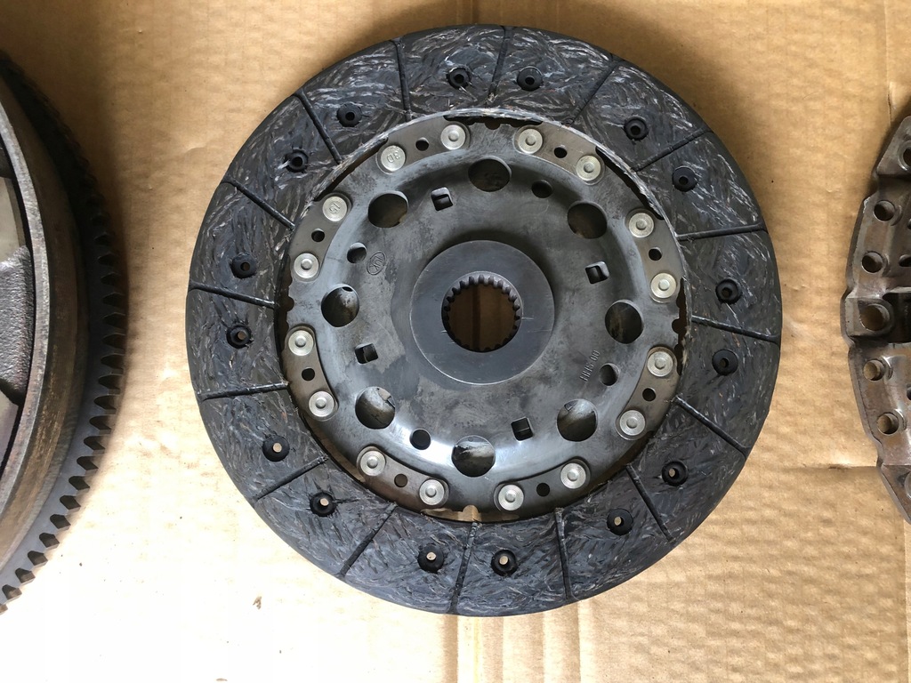 BMW 1 F20 F21 2.0d 143 cai 2013 - ambreiaj complet 7614326, 7638349 Product image