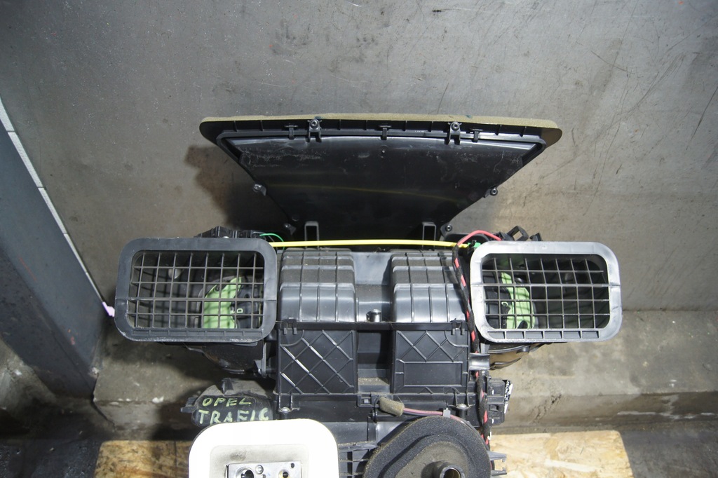 INCALZITOR TRAFIC VIVARO III EU 272700324R Product image
