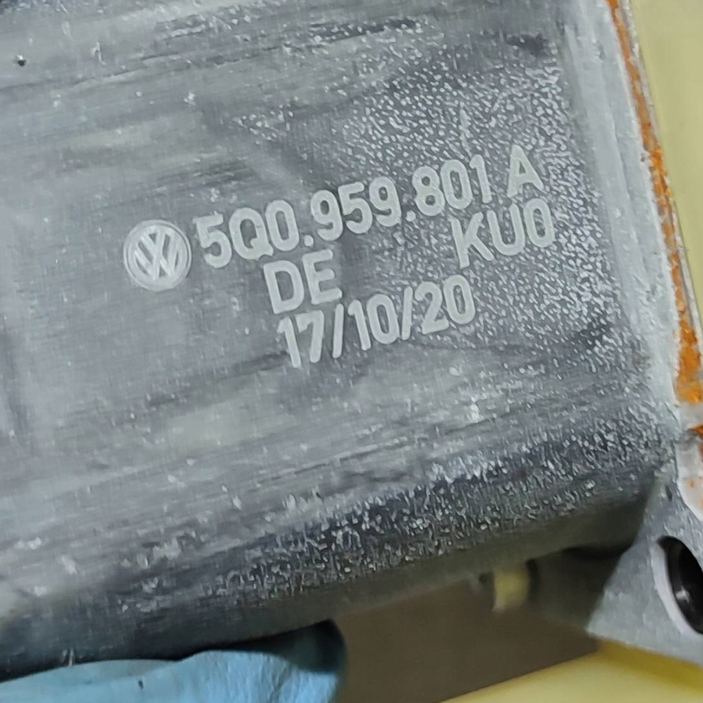 Volkswagen Touran III 20R 5 partea stângă spate a motorului de sticlă Product image