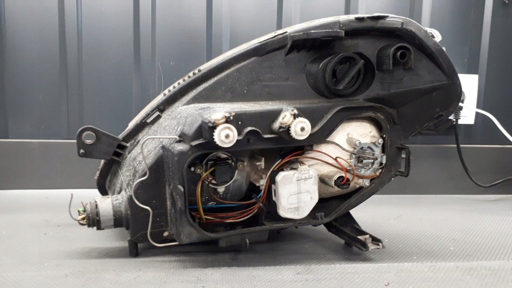 270532-00R dreapta Lancia Ypsilon II Hella Product image
