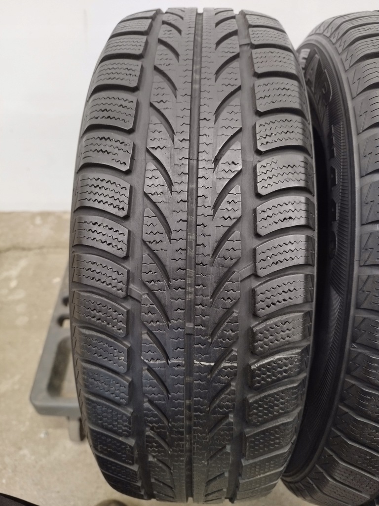 PERECHEA 185/65R15 HANKOOK ICEBEAR W440 Product image