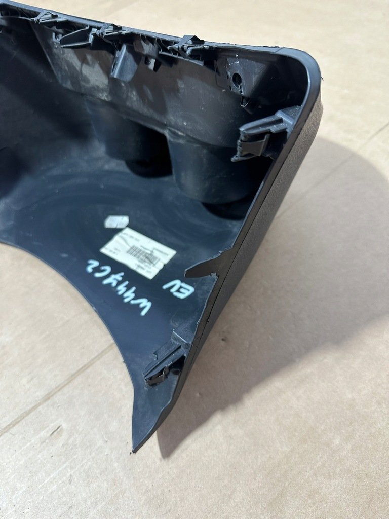 Cuptor, tunel mediu, capac al tunelului, Mercedes W447 Cztum Suportul Product image