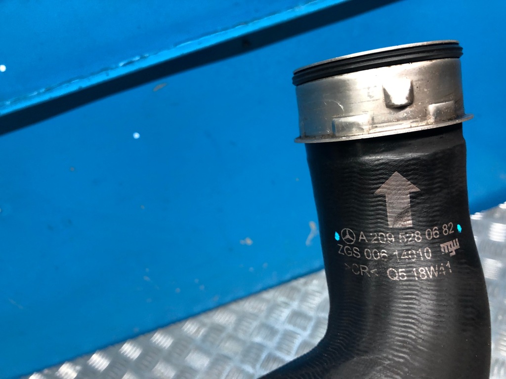 MERCEDES CLK W209 LIFT 3.0 CDI furtun intercooler OM642 Product image